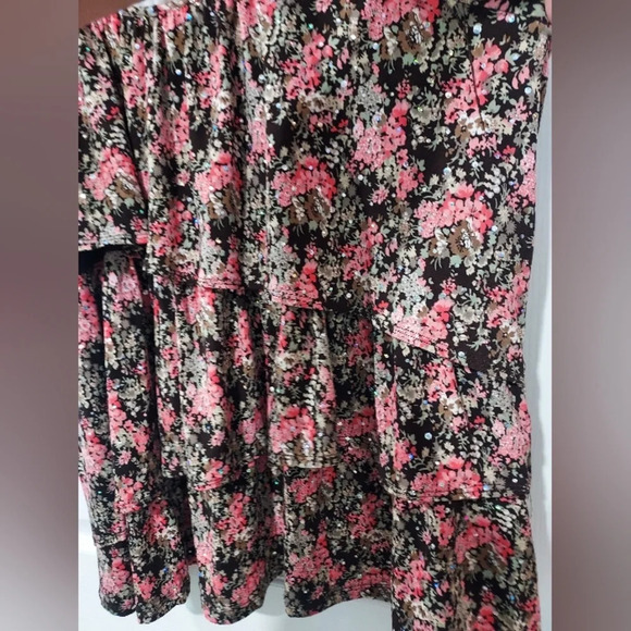 Dressbarn Pink and Brown Floral Sparkly Layered Short Sleeve Blouse in Size 3X - Picture 6 of 9